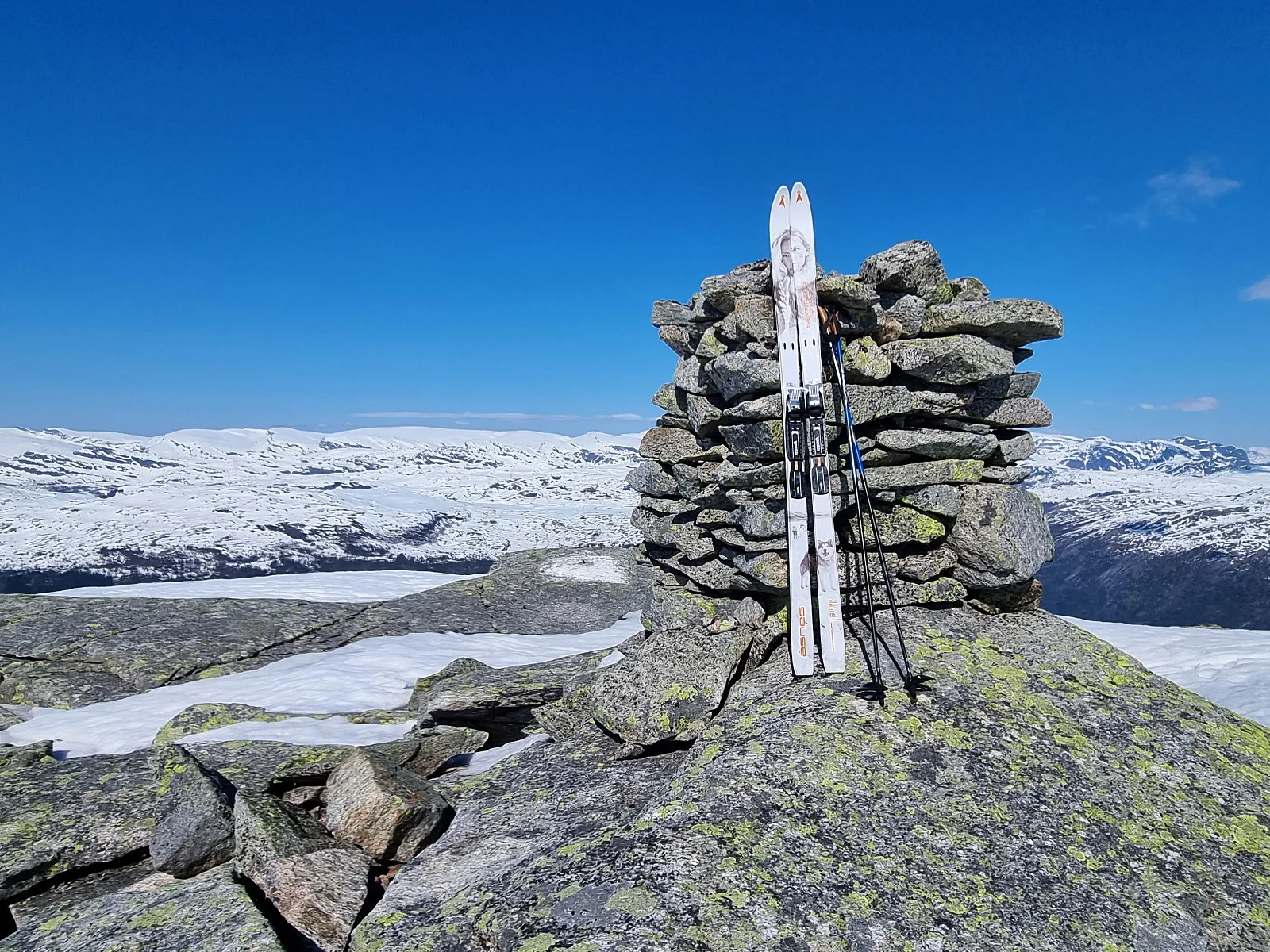 Blånipa (1122 moh)