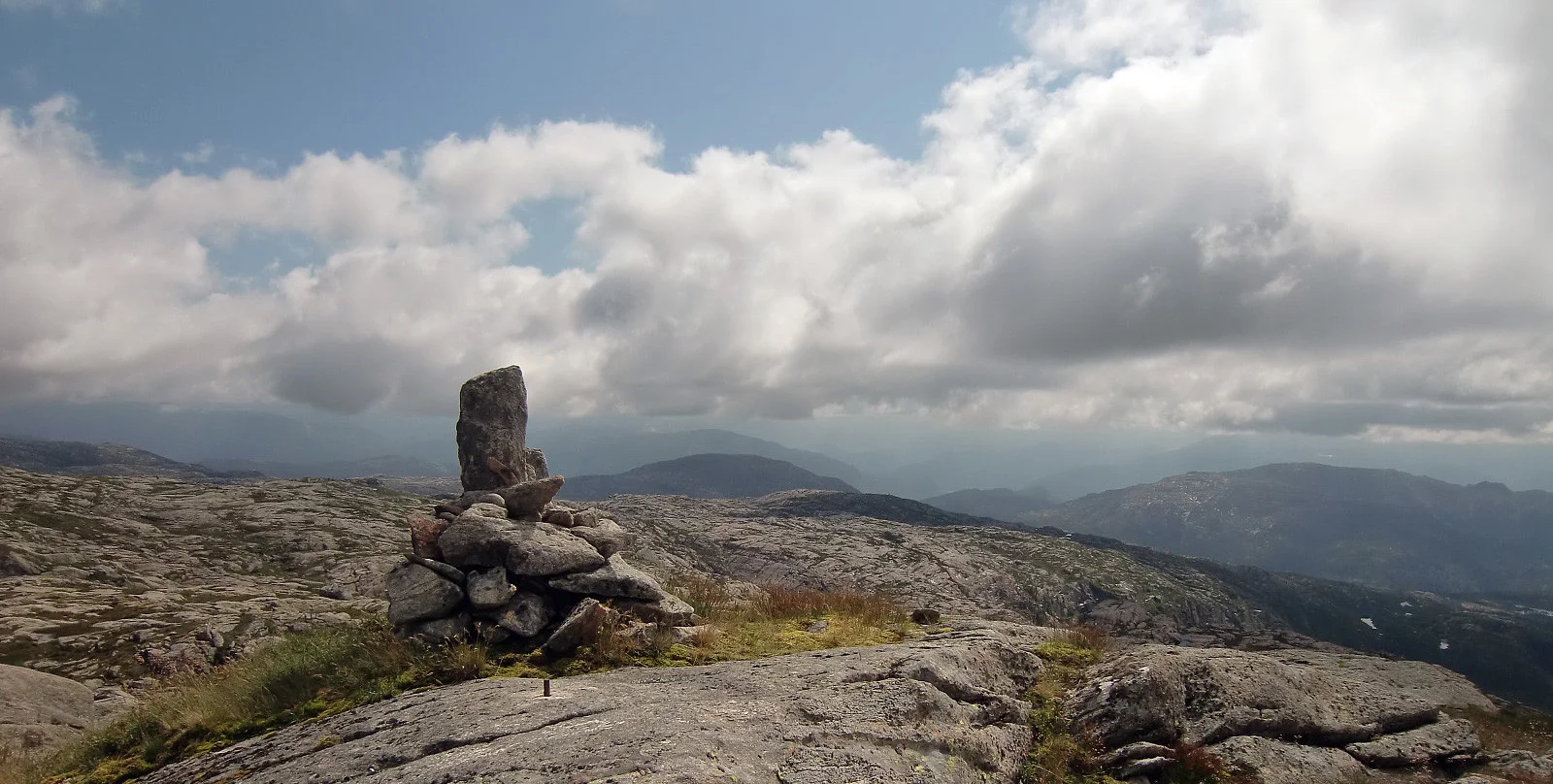 Tverrvassfjellet (832 moh)