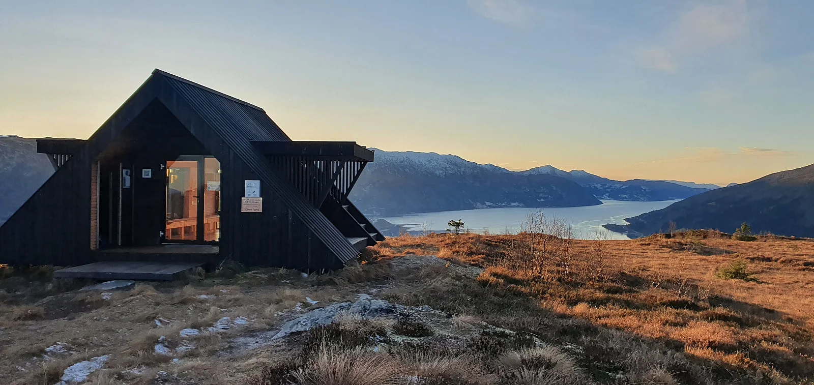Naustdalskammen (493 moh)